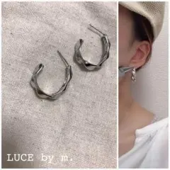 58 再再再販 シルバー フープ ツイスト ピアス シンプル お洒落 小ぶりのサムネイル