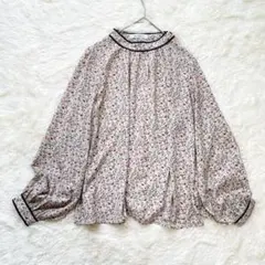 【レイカズン】小花柄ハイネックブラウス ギャザー ボリューム袖 アイボリー Fのサムネイル