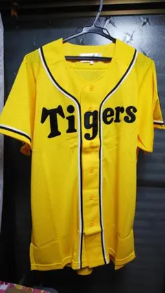 【新品・未使用】阪神タイガース半袖ユニフォーム　送料込み