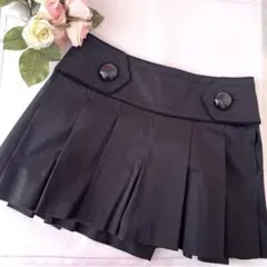 黒のプリーツスカート 風ショートパンツ　バーバーリーブルーレーベル36