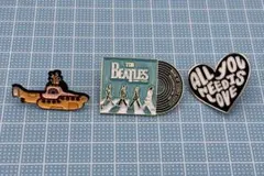 ビートルズ　The Beatles　ピンバッチ　3種　黒Ver
