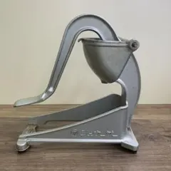 B-壁 希少 昭和レトロ ジューサー アルミ鋳物 ハンドジューサー 絞り器 手動のサムネイル