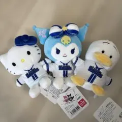 横浜DeNAベイスターズとサンリオのコラボ限定ぬいぐるみ、三体セット
