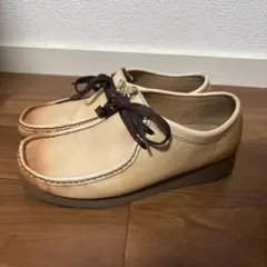 Clarks クラークス ワラビー ローカット ベージュのサムネイル