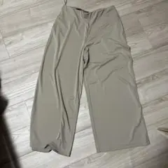 UNIQLO クレープジャージーストレートパンツ