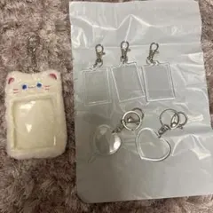 猫デザインキーホルダーと透明ケースセット