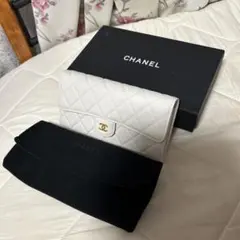 CHANELノベルティ長財布　白キルティング　新品未使用！