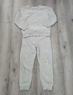 グレー スウェットセット　パジャマ　ルームウェア 130cm