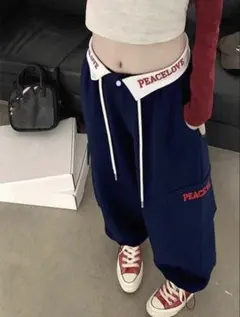 新品未使用 PEACELOVE ロゴ入り スウェットパンツ ジョガーパンツ