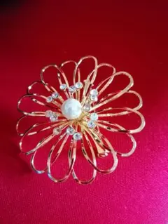 ブローチ(花形) パールとクリスタル付き