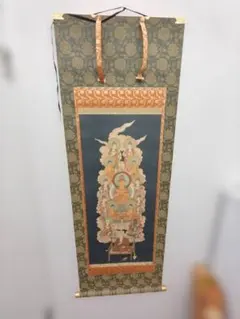 絹本 観音菩薩像 日照 仏教美術 掛け軸 - メルカリ