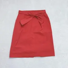 u75【アナトリエ】リボン付きひざ丈タイトスカート　鮮やかな赤　差し色