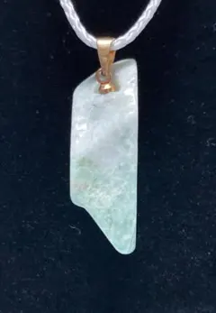 547 糸魚川翡翠 　ネックレス　ペンダント 　天然石　産地：糸魚川