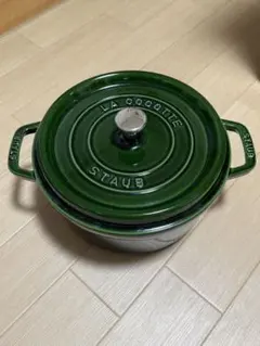 STAUB ココット ラウンド 14cm バジルグリーン&アニマルノブ ピッグ