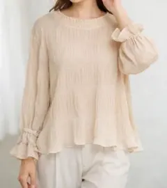 新品タグ付　amr. シャーリング プリーツフリルブラウス