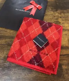 新品☆BURBERRY☆ダイヤモンドパターン タオルハンカチ　赤