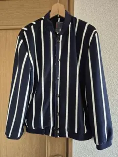 ネイビーとホワイトのストライプジャケット
