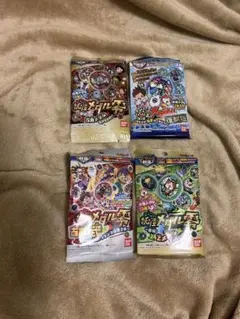 新品未開封☆妖怪メダル☆色々計4パックセット！