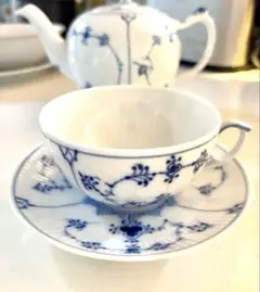 ロイヤルコペンハーゲン　ティーカップとソーサーセット　訳あり品