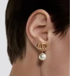 Dior CDロゴ パール ピアスのサムネイル
