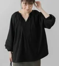 極美品✨　ブラック❤️　サニーレーベル　ピンタックスリーブブラウス　チュニック