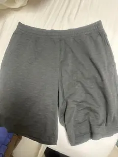 ユニクロ　ハーフパンツ　グレー　Lサイズ