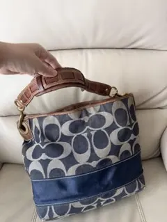 ぴかぴか　COACH デニム シグネチャー ショルダーバッグ ぴかぴか様専用 COACH デニム シグネチャー ショルダーバッグ - メルカリ