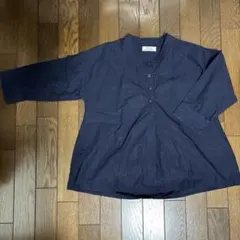 フェリシモ　ネイビー コットン Vネック シャツ Mサイズ