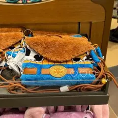 上海ディズニー公式 トイストーリー ウッディ ショルダーバッグ 新品 