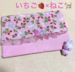 猫×いちご柄 フリル母子手帳ケース✨カード収納マルチケース　通帳　お薬手帳　ねこ