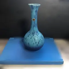 上質な陶器の花瓶