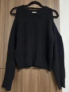 GU オフショルダー長袖ニット ブラック