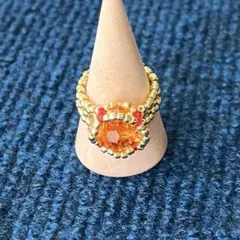 スワロフスキークリスタルビーズとゴールド小ビーズのハンドメイドリング　約18号