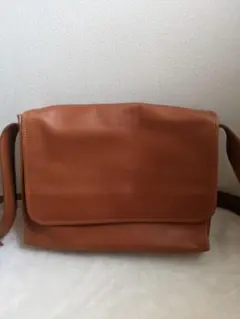 【美品】ソメスサドル　ショルダーバッグ本革ライトブラウンのサムネイル