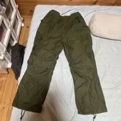 カーゴパンツ
