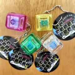 無限タイピングキーボード　キーホルダー　クリアカラー
