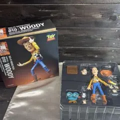 【希少】リボルテック ウッディ トイ・ストーリー フィギュア 開封品 初期版のサムネイル