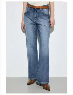 【新品未使用タグ付】今期新作AZUL DENIM センタープレスフレアデニム