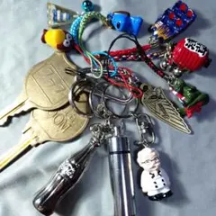 カラフルなキャラクターキーホルダーストラップ12セットまとめ売り超お買い得