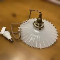 ①ミルクガラス　ペンダントライトビンテージ