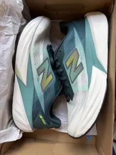 New Balance FuelCell Rebel v5- 26.5cmのサムネイル