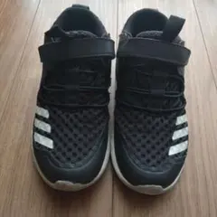 adidas ブラック スニーカー