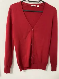 赤いカーディガン