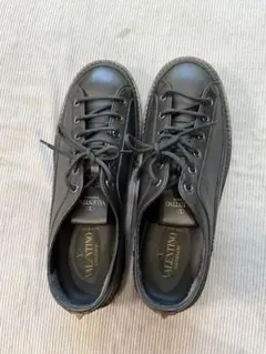 VALENTINO ブラックローカットシューズ