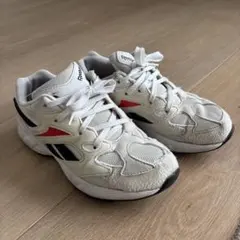 Item thumbnail for item 7d4a5e72-c638-4f75-9c8e-09b26c77350e