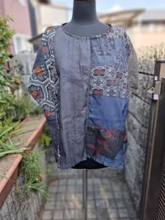 １３種の大島紬端切れからのフレンチ袖ブラウス