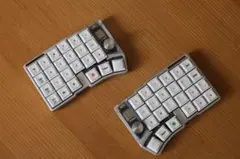 Cornix LP 無線分割キーボード シルバー+無刻印キーキャップ各 - メルカリ