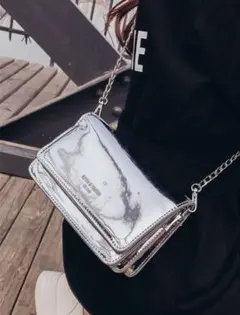 SHEIN パテントレザーメタリック 文字グラフィック スクエアバッグ シルバー