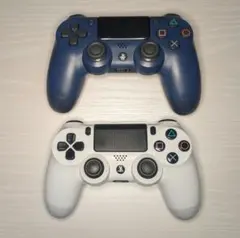 【純正】PS4 コントローラー ジャンク 2台セット（白・黒）部品取り・修理用