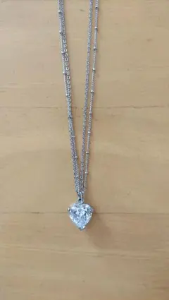 ハート型クリスタルペンダントネックレス